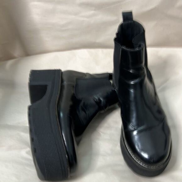 LEATHER ANKLE BOOTS  SIZE 8.5 - Picture 2 of 6